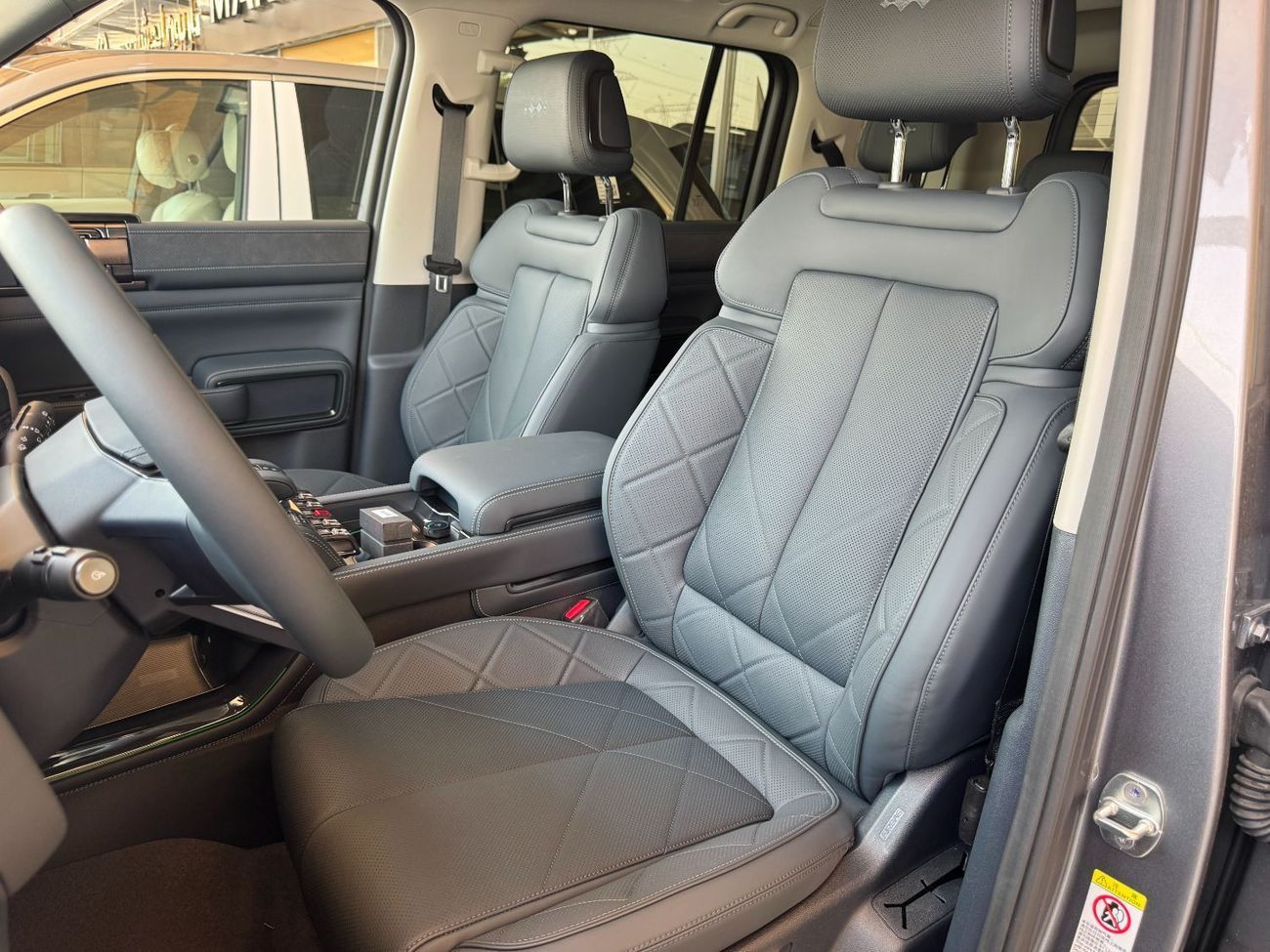 BYD Leopard 5 2024 BYD Leopard 5 Navigator / 1.5L Hybrid (Plug-In) / 680 Hp / Range (1,200 Km) / Warranty