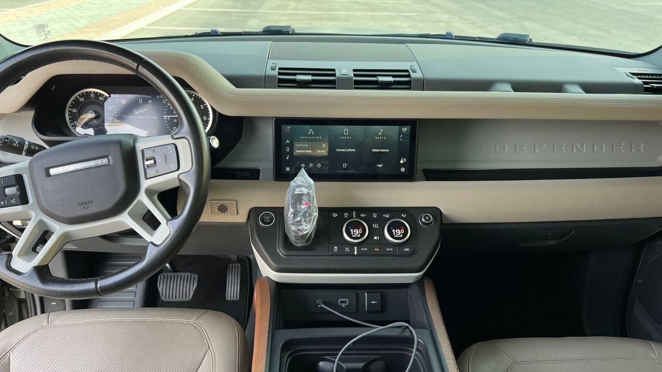 Land Rover Defender P300