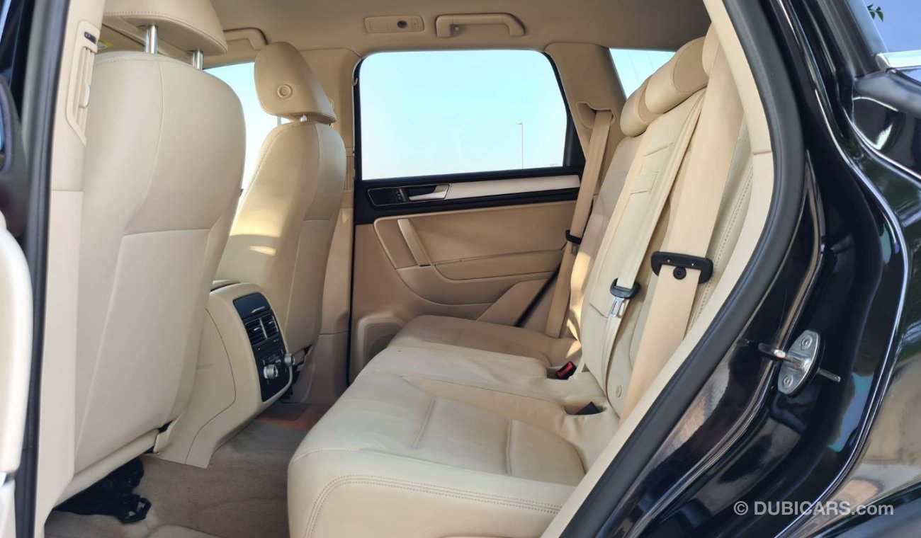 فولكس واجن طوارق 4WD Full Service History GCC Perfect Condition