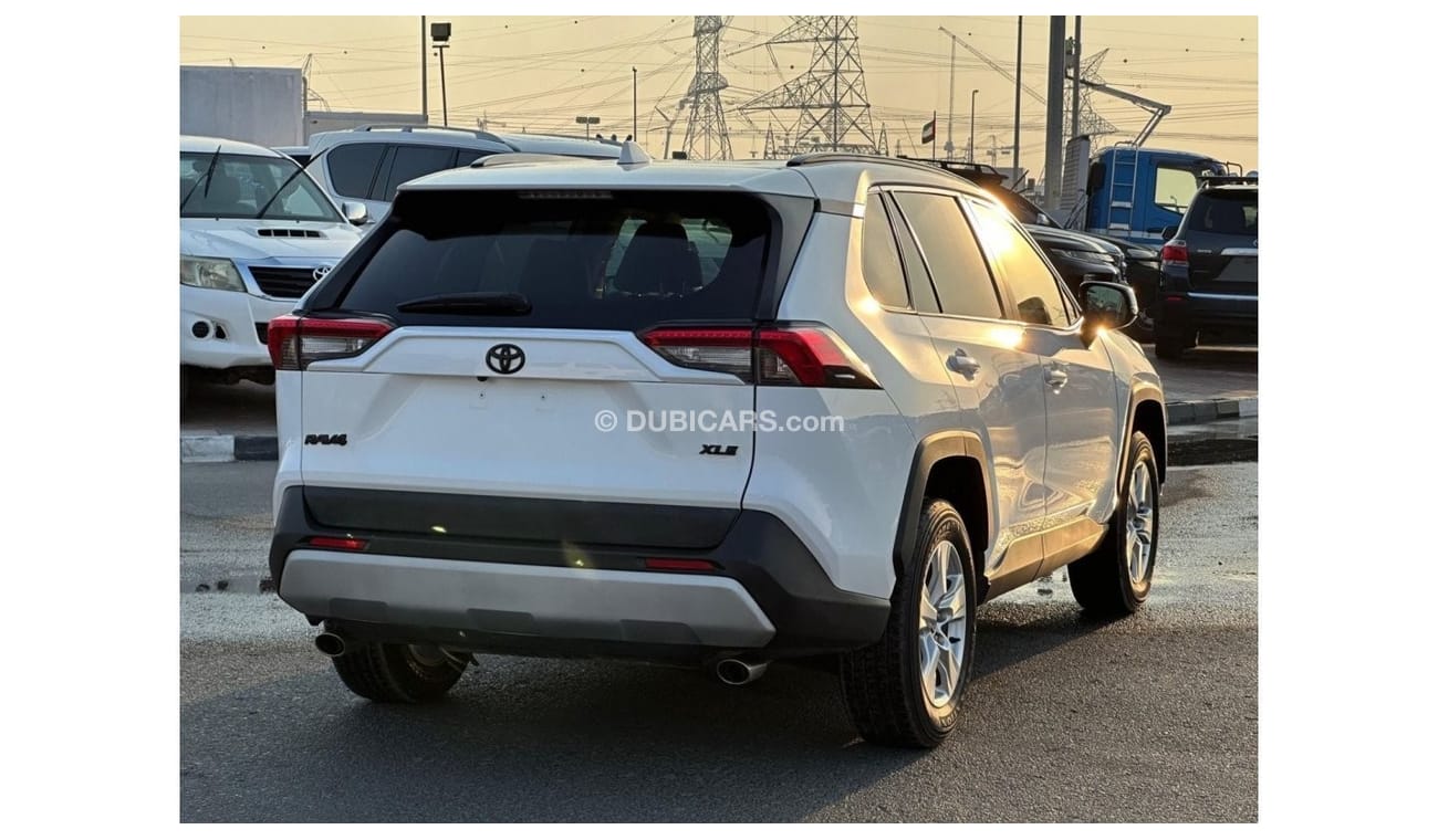 Toyota RAV4 2021 Toyota RAV4 XLE full option