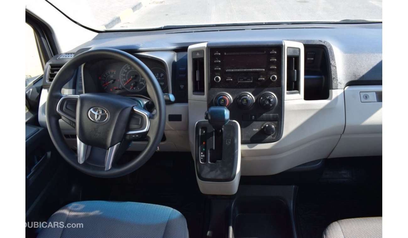 Toyota Hiace Commuter GL High Roof Toyota Hiace Highroof 3.5L 13 Seater Bus A/T , Model:2021. Only done 57000 km