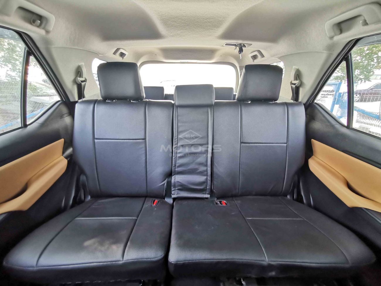 Toyota Fortuner 2.4L Diesel, Police Lights, Alarm, Leather Seats, (ONLY FOR UNITED NATION ORDERS)  (CODE # TFBO01)