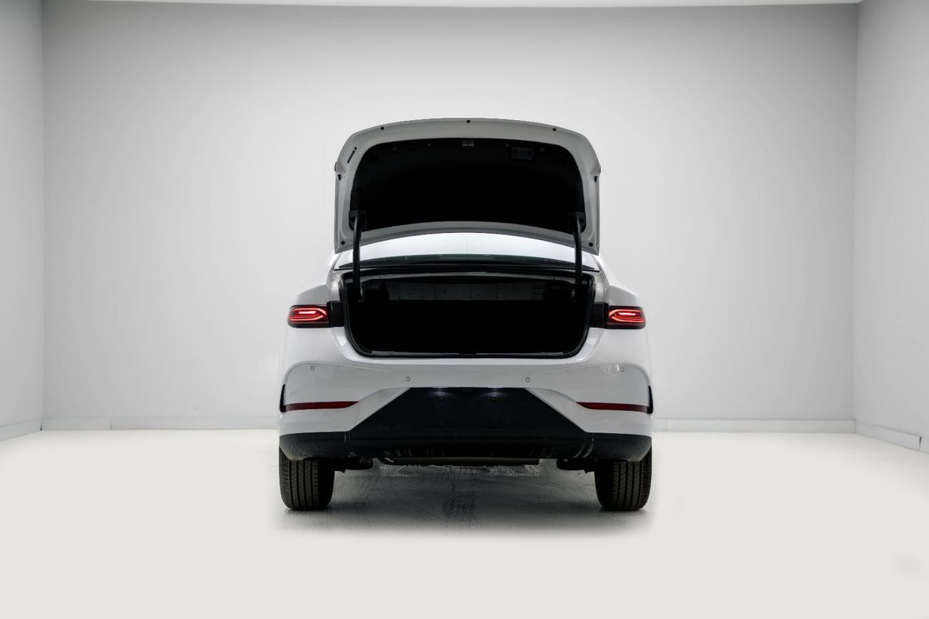بي واي دي كين بلاس DM-i ID Leading Version 1.5L - White Inside Grey | Export Only