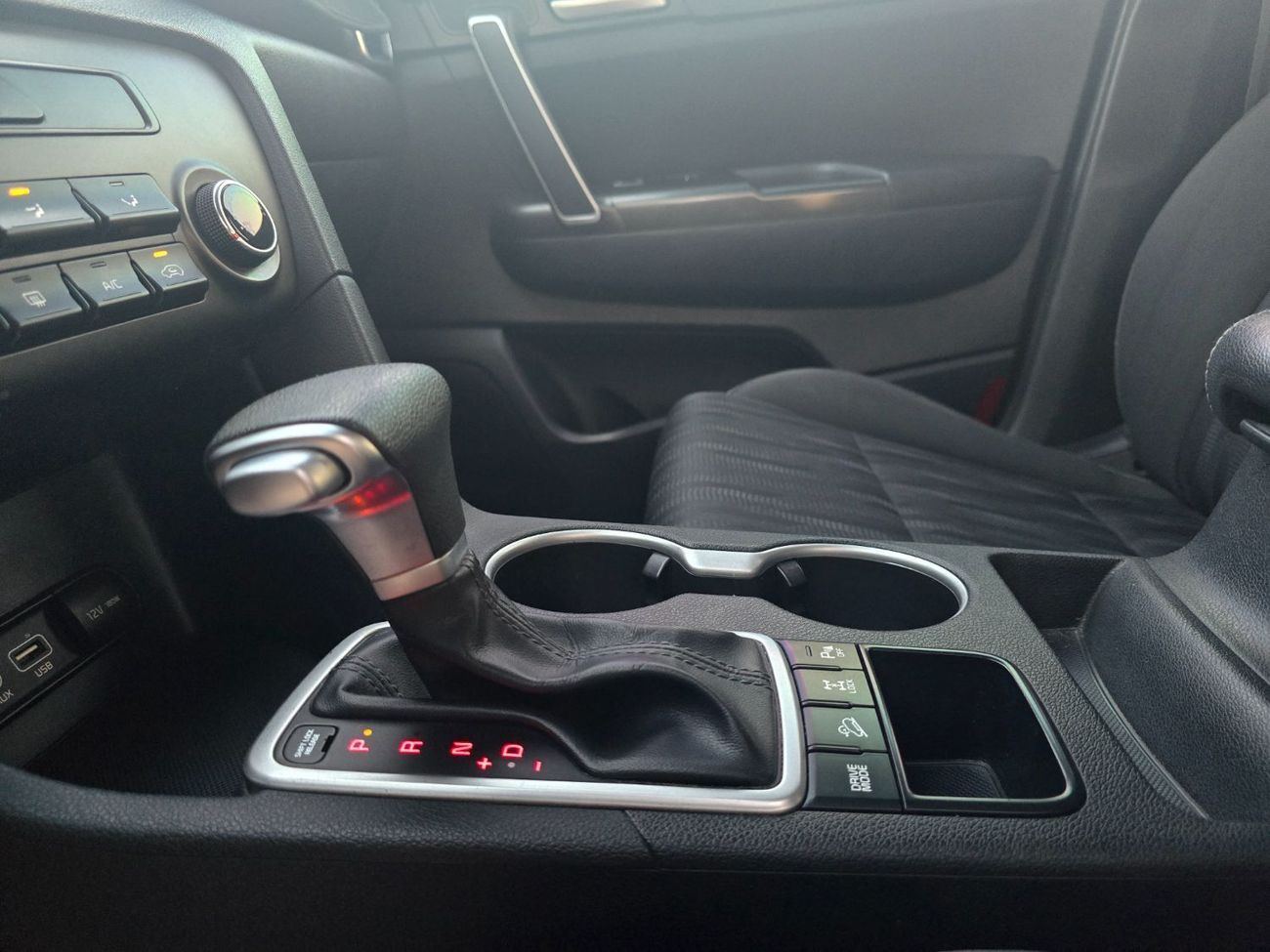 كيا سبورتيج LX 2.4L