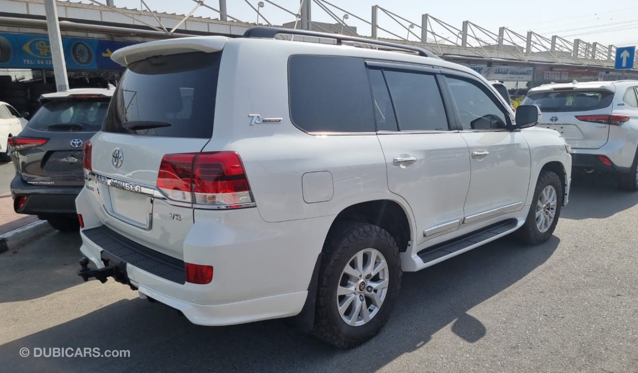 Toyota Land Cruiser LAND CRUISER SAHARA V8 FULL OPTION 2016 MODEL