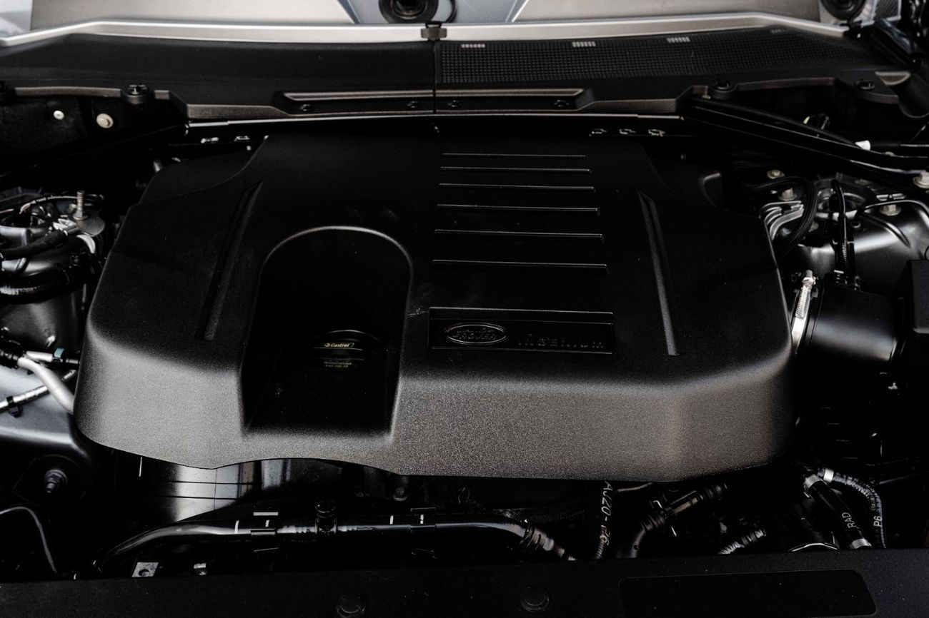 لاند روفر ديفندر 110 SE | 5,248 P.M | 0% Downpayment | Agency Warranty!