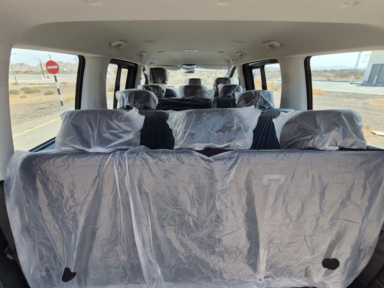 Hyundai Staria 2.2 Turbo Diesel , Luxury , fully loaded without sunroof