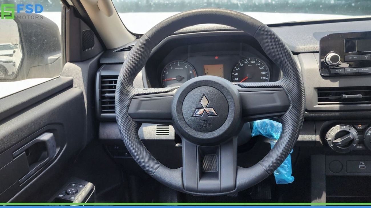 Mitsubishi L200 Mitsubishi L200 2.4L Diesel D-Cabin 4x4 GL M/T Mid-Line MY-2026