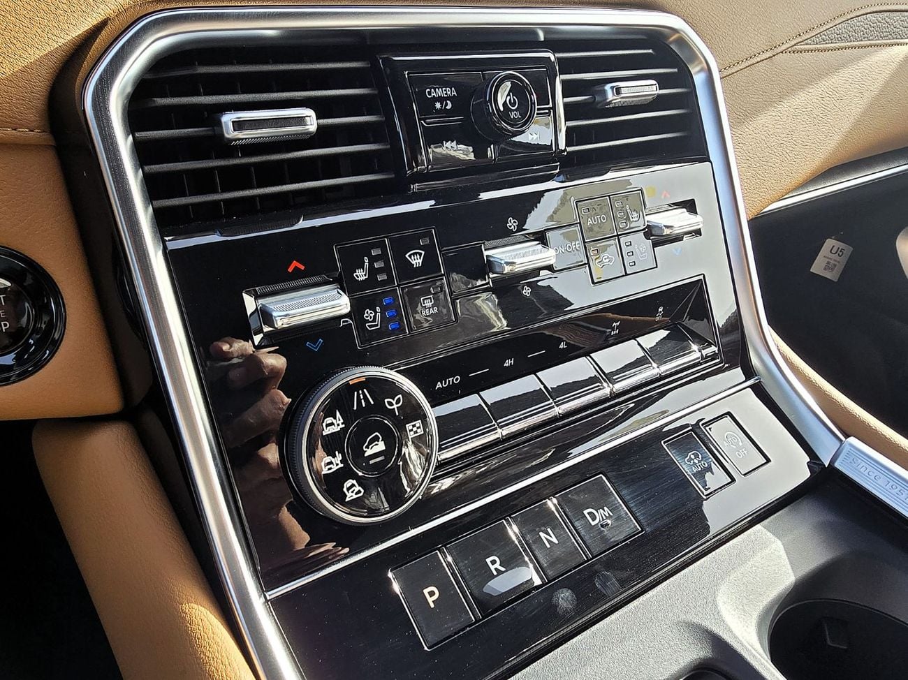 Nissan Patrol Nissan Patrol LE Platinum City 3.5l Twin turbo petrol A/T 4WD SUV White  Color Inside Tan GCC 2026 M