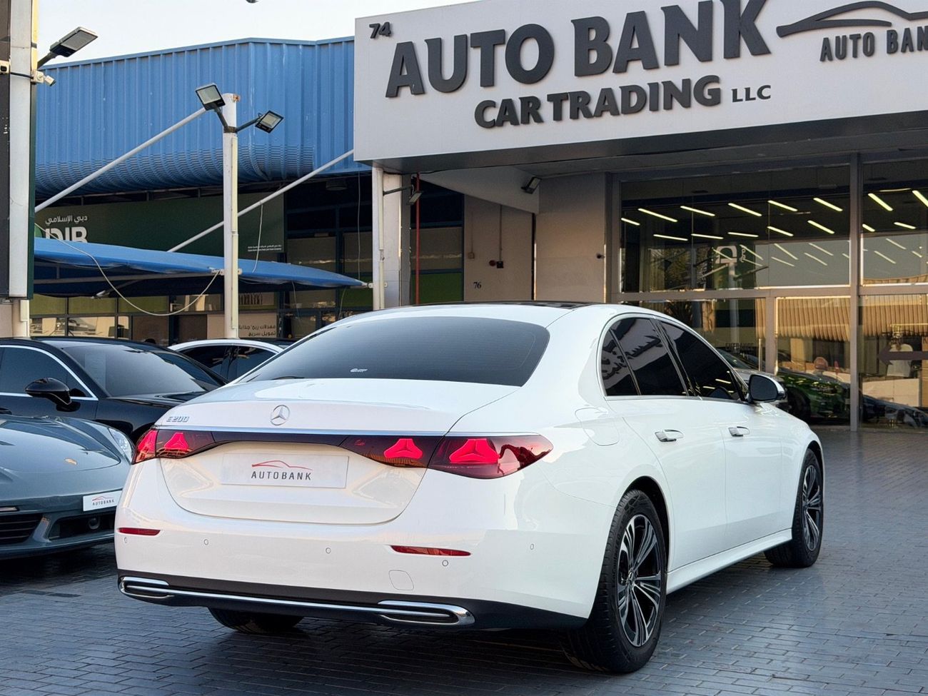 مرسيدس بنز E200 2.0L