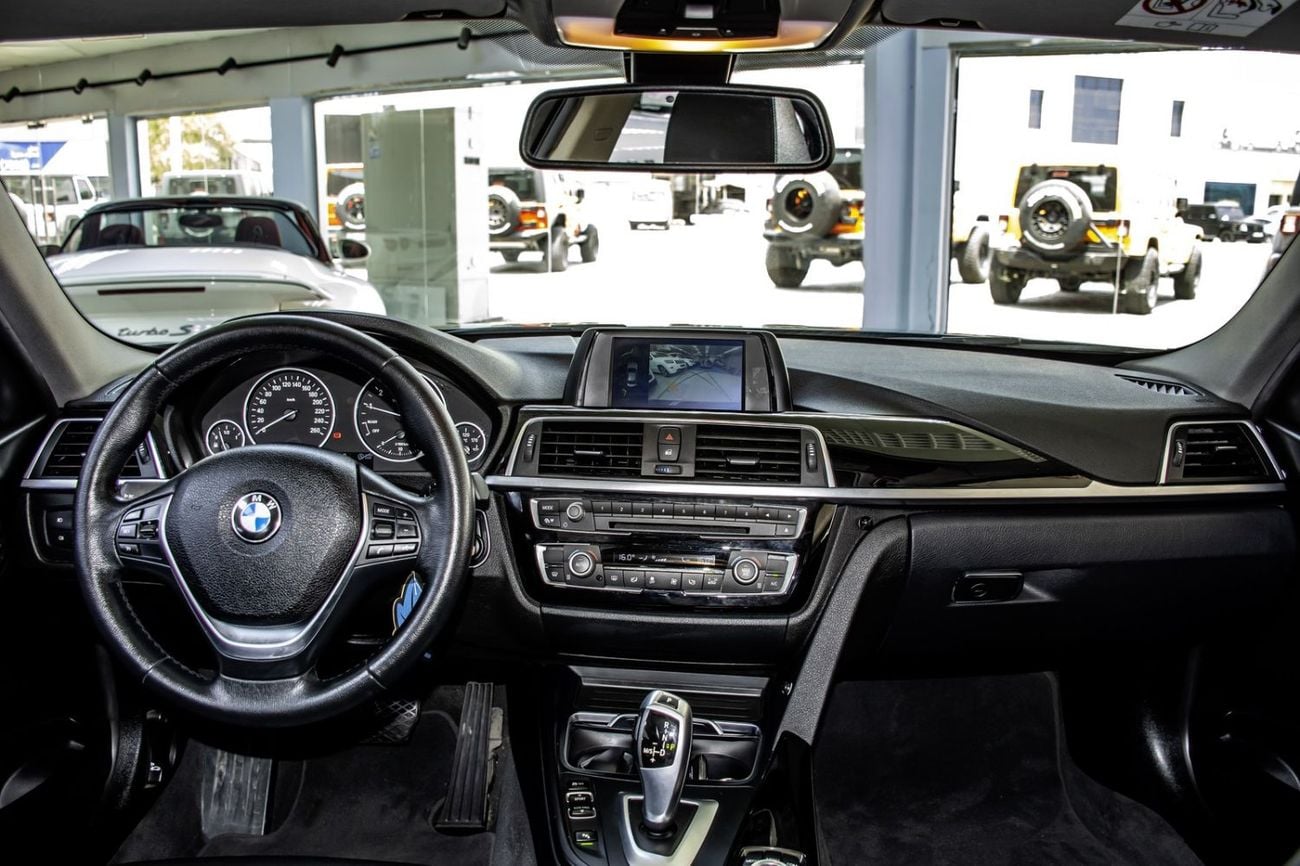 بي أم دبليو 318i EXCLUSIVE BMW 3 Series 318 2018 مواصفات خليجية