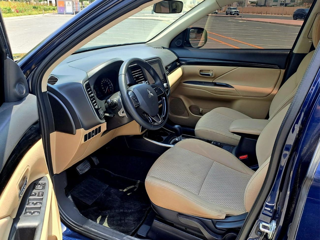 Mitsubishi Outlander GLX High 2.4L 899-Monthly l GCC l Cruise, Camera, 4x4 l Accident Free