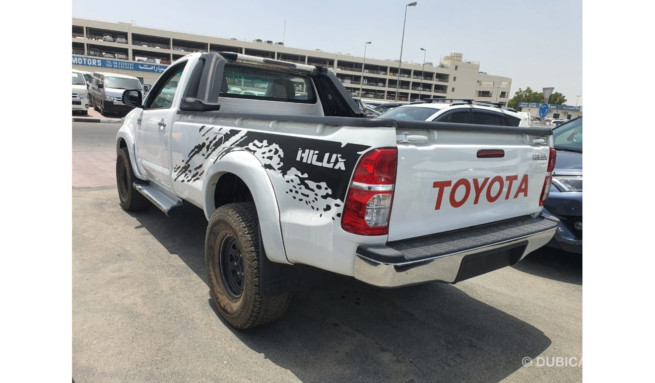 تويوتا هيلوكس PICK UP DIESEL 3.0L 4X4 RIGHT HAND DRIVE