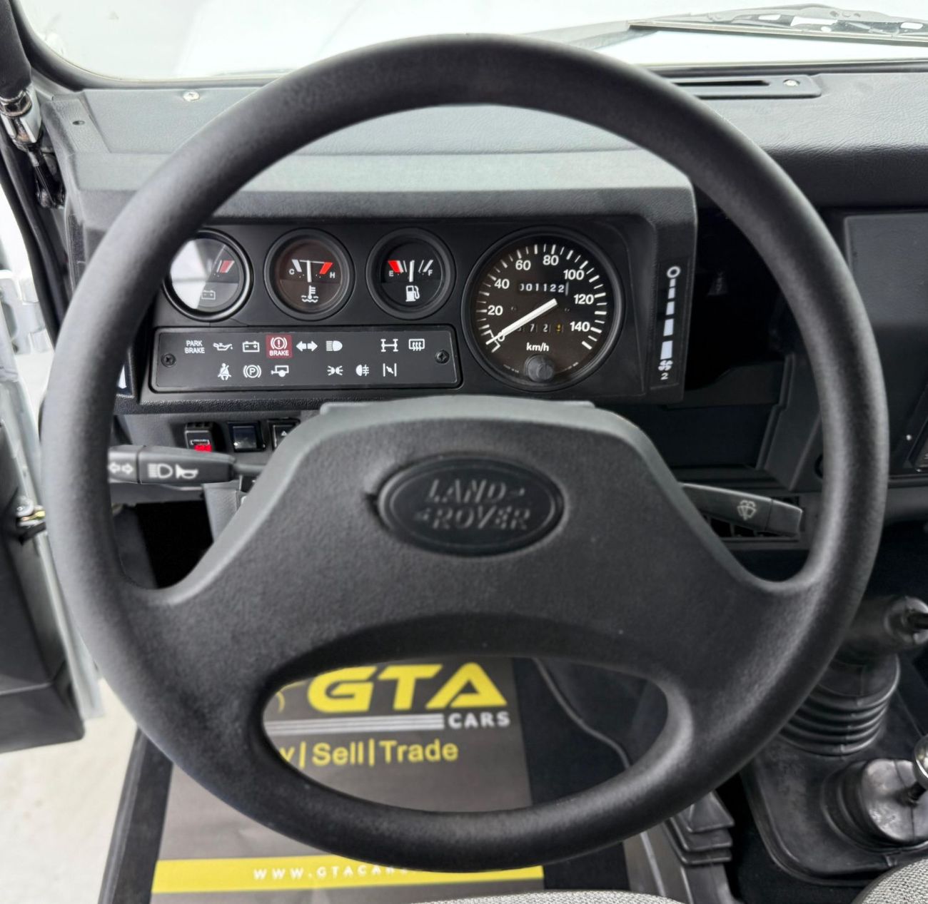 Land Rover Defender 1998 Land Rover Defender 110 Pickup, Excellent Condition, GCC