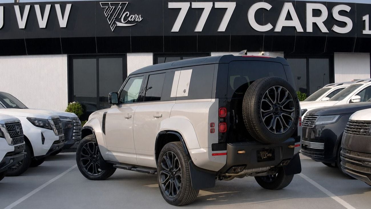 Land Rover Defender 110 OCTA  P635 | Borasco Grey | Light Cloud/Lunar | 635 HP