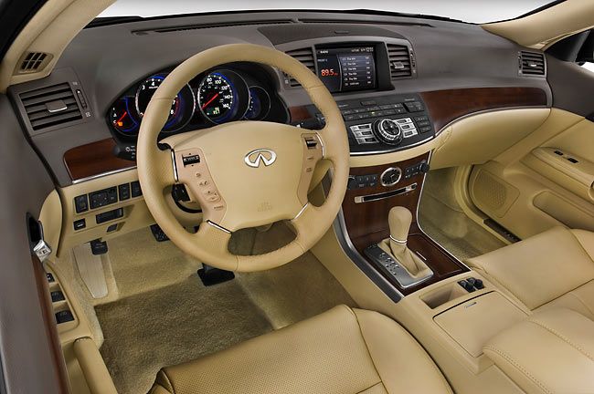 Infiniti M45 interior - Cockpit