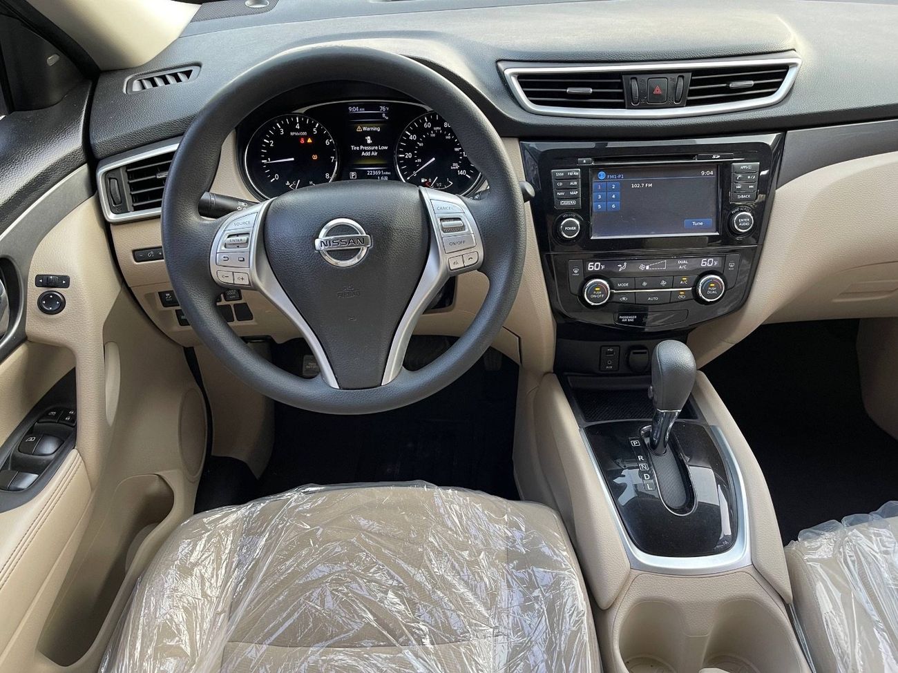 Nissan Rogue SV / 2.5 V4  / 360 CAMERA /KEYLESS ENTRY AND START / CLEAN AND SERVICED