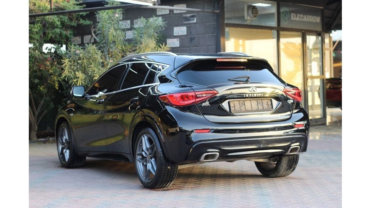 Infiniti Q30 Sport