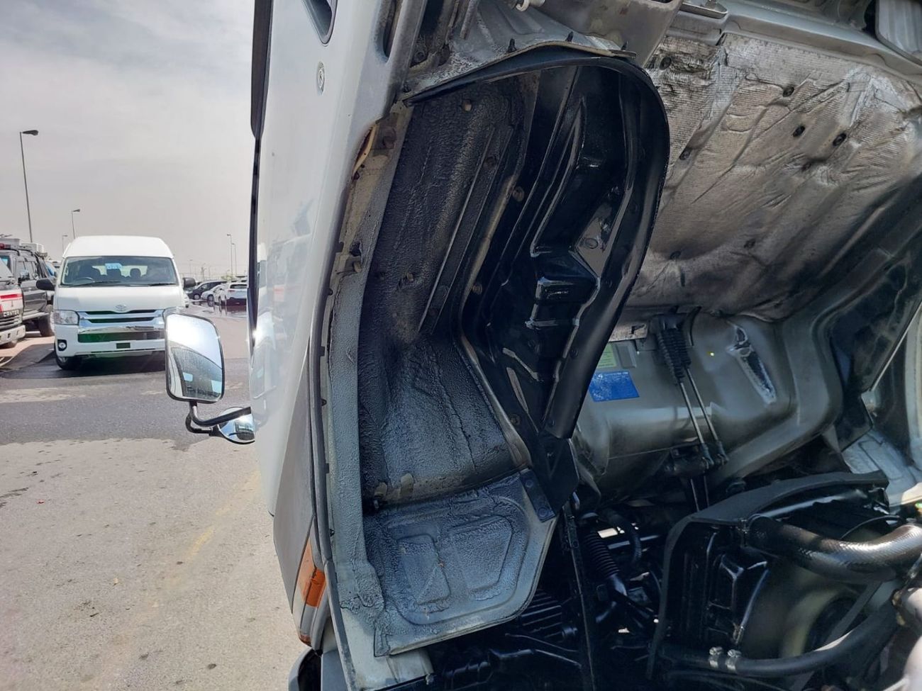 ميتسوبيشي فوسو كانتير (RAMADAN OFFER) MITSUBISHI CANTER TRUCK RHD 1997 MODEL 4.5 L DIESEL MANUAL(PM20794)