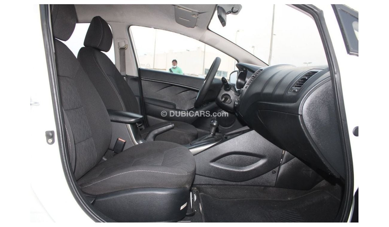 كيا سيراتو كيا سيراتو 2014 خليجي بحالة ممتازة بدون حوادث نظيفه جدا من الداخل والخارج