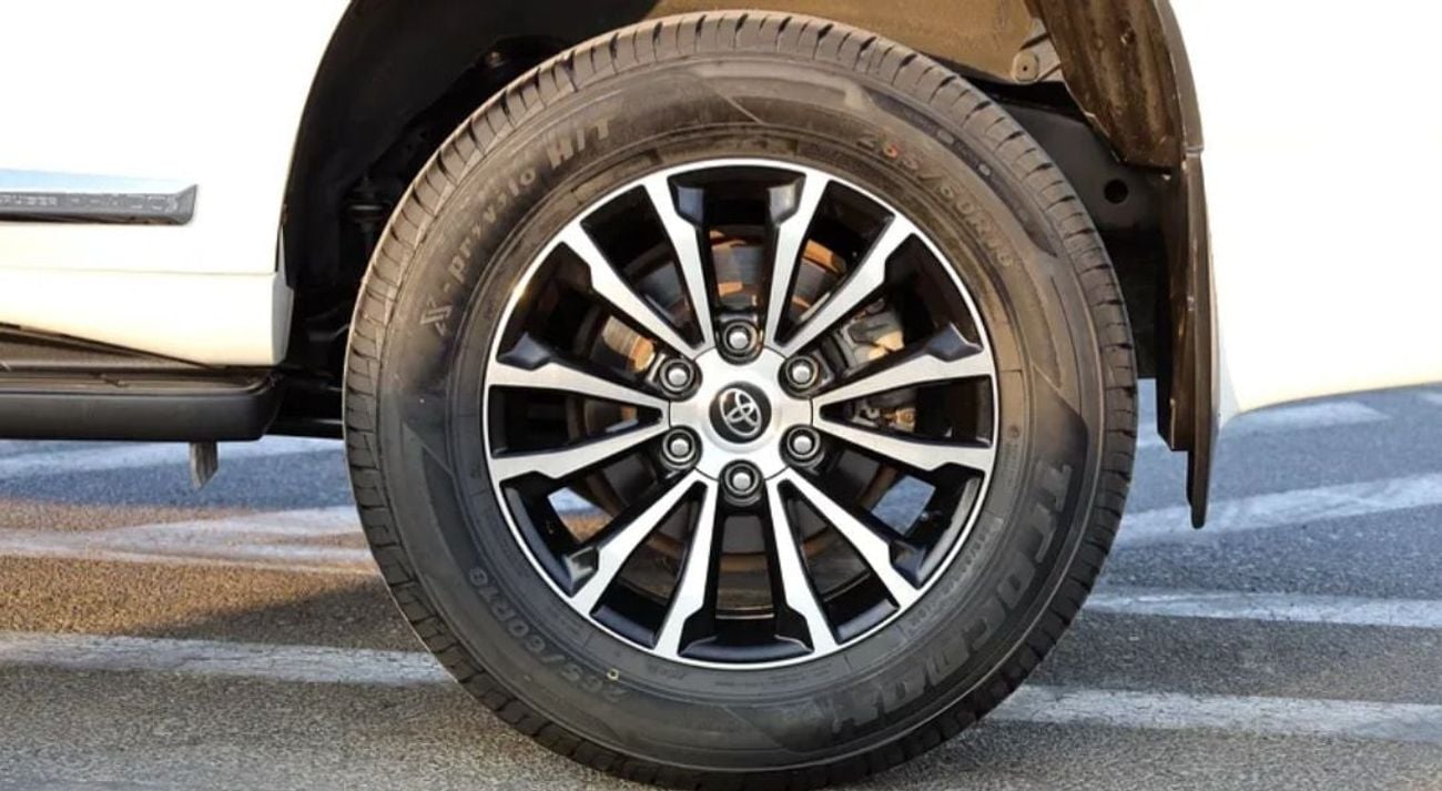 Toyota Prado Toyota prado 2015 Model TX 2.7 v4 petrol engine Colour White Transmission Automatic Interior.Begie 7