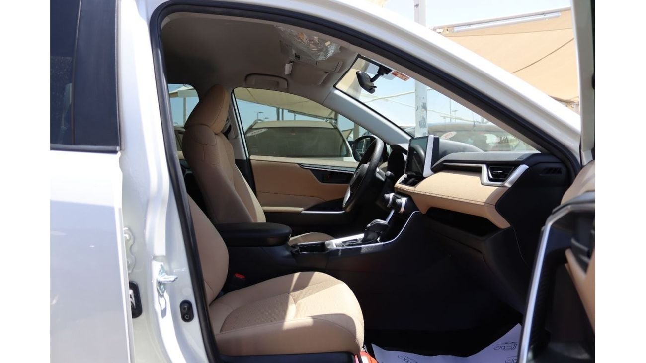 Toyota RAV4 EX ACCIDENTS FREE - GCC - PERFECT CONDITION INSIDE OUT - ENGINE 2500 CC -