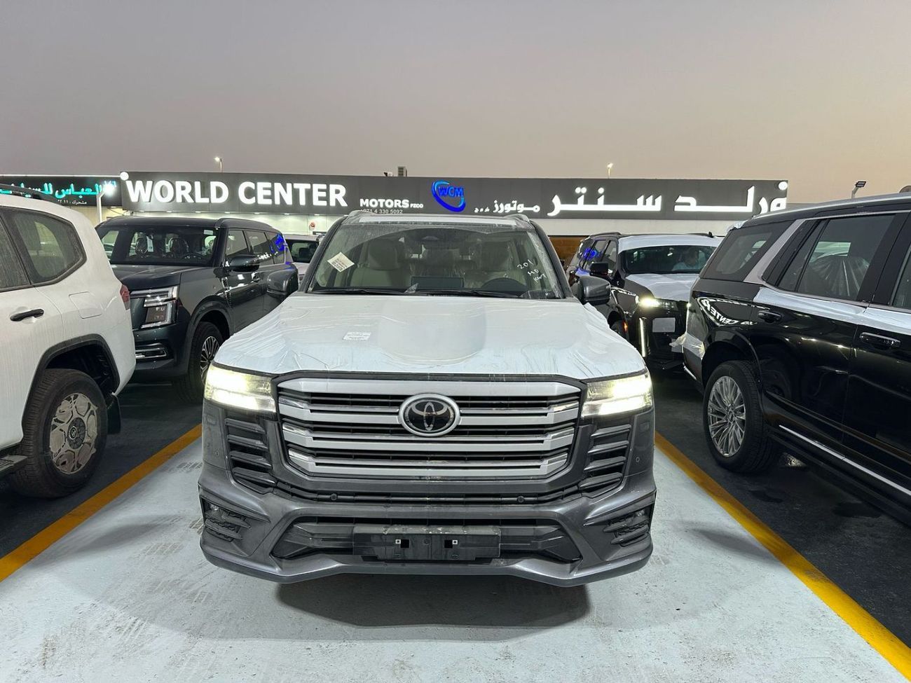 تويوتا لاند كروزر GXR3 3.5L FULL WITH JBL AND BIG KIT