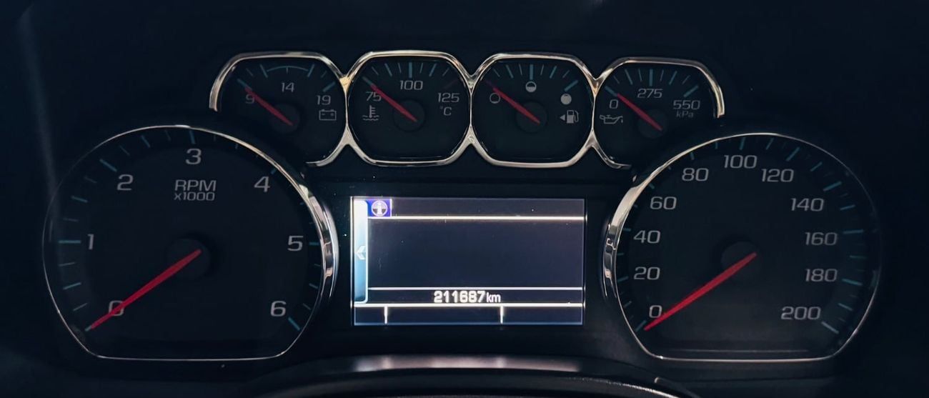 Chevrolet Suburban LTZ 5.3L 4WD