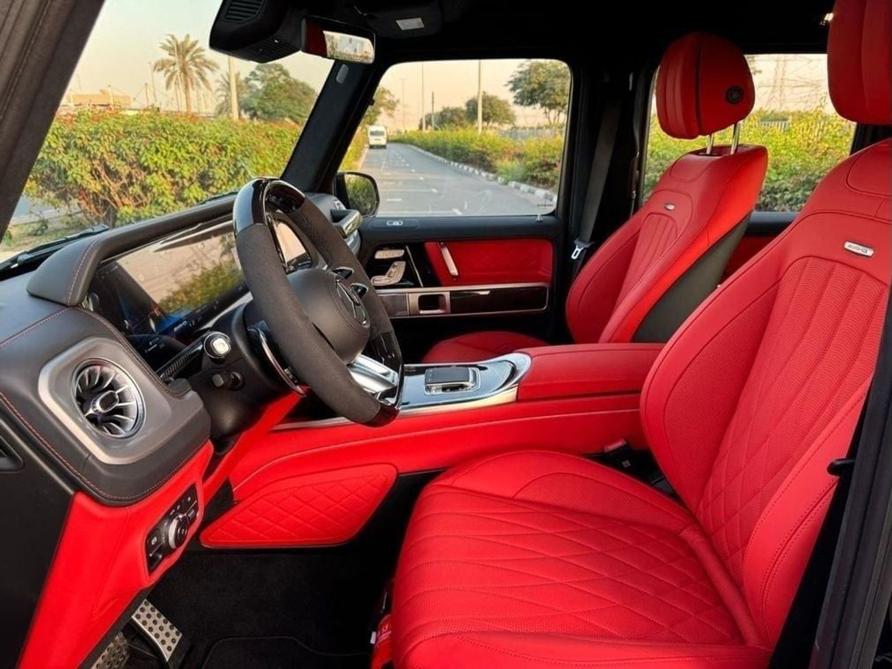 مرسيدس بنز G 63 AMG GCC SPEC UNDER WARRANTY AND SERVICE CONTRACT