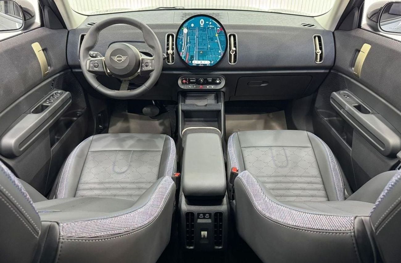 Mini Countryman Std 2024 MINI Countryman C, Feb 2027 MINI Warranty + Service Pack, Low Kms, GCC