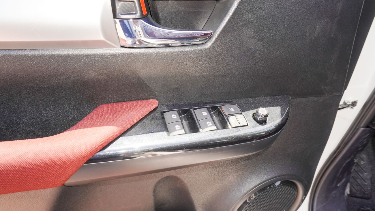 تويوتا هيلوكس GLX-S  SR5 2.7L 4WD A/T