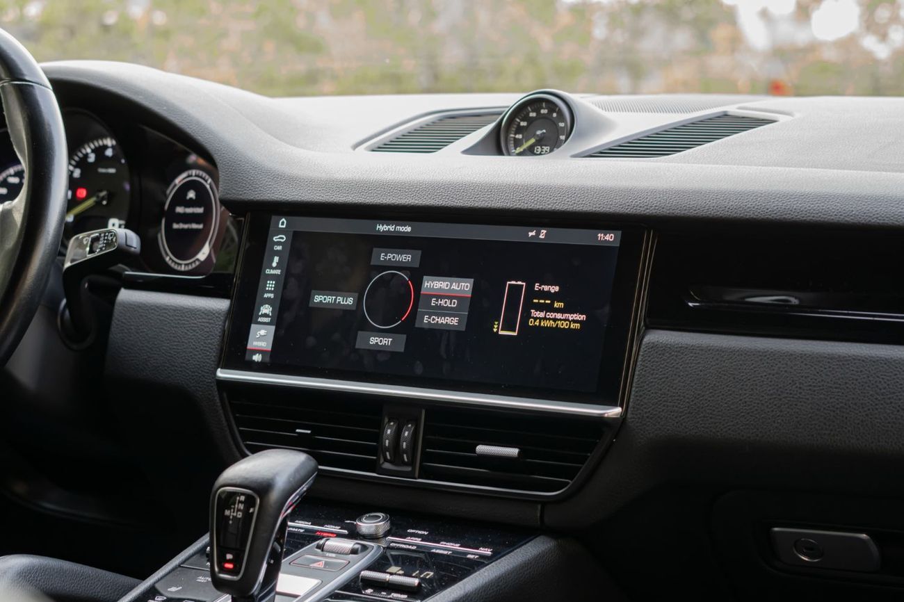 Porsche Cayenne E-Hybrid 3.0L (355 HP)