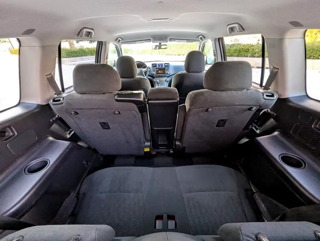 تويوتا هايلاندر V6 | 3.5L V6 | Spacious &amp; Reliable Family SUV