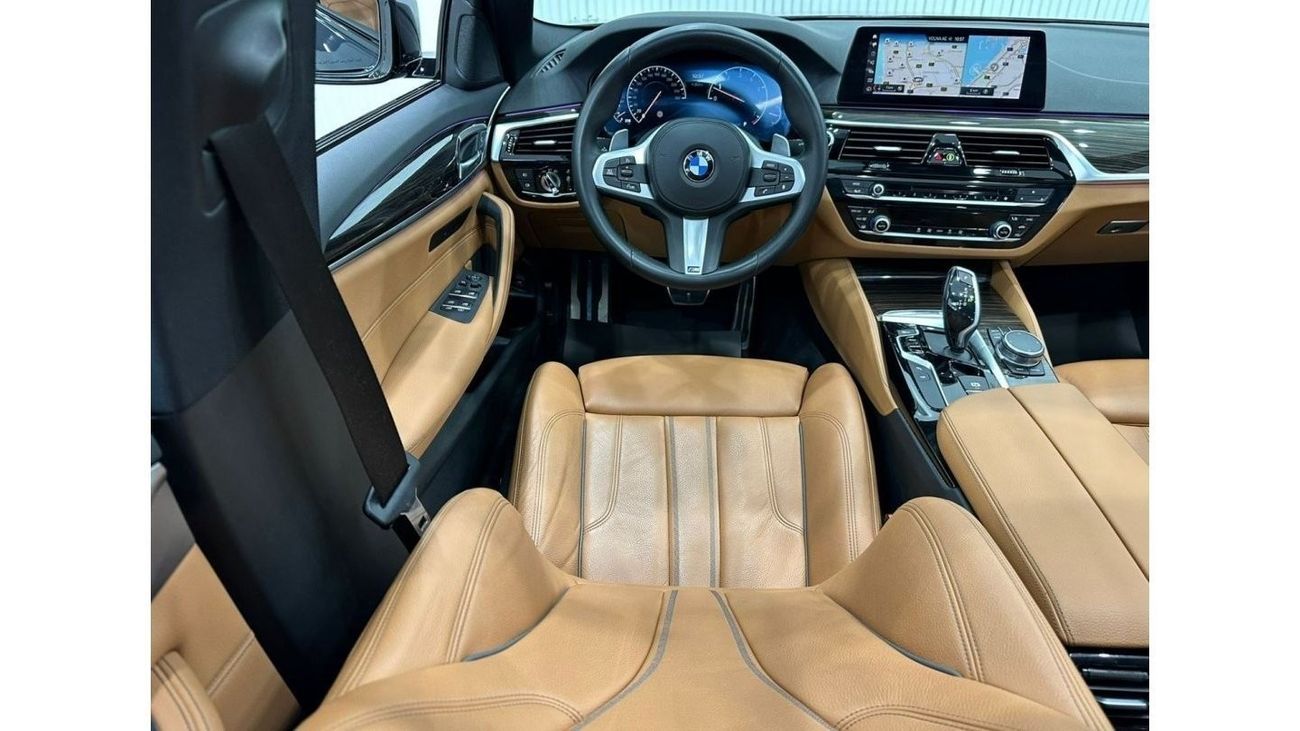 بي أم دبليو 520i M سبورت 2019 BMW 520i M-Sport, Warranty, Full BMW Service History, Full Options, GCC