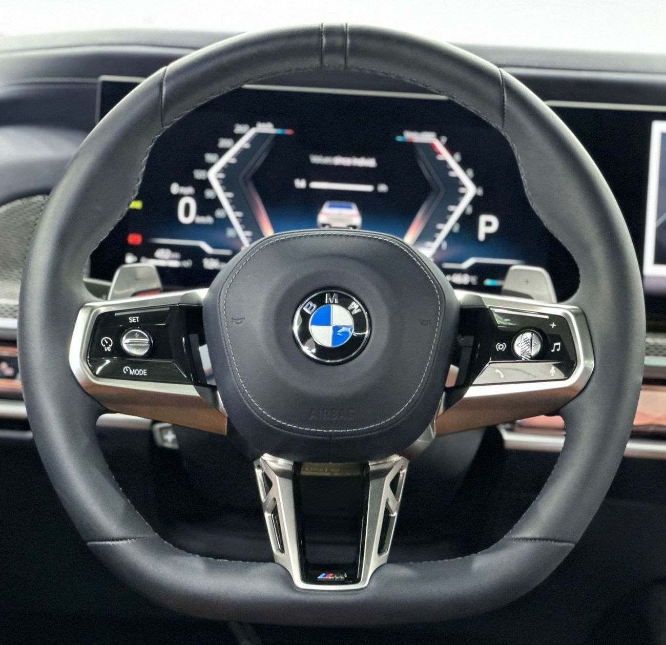 بي أم دبليو 760Li 2023 BMW 760i xDrive M-Sport, 2028 BMW Warranty, 2029 BMW Service Pack, Fully Loaded, Low Kms, GCC