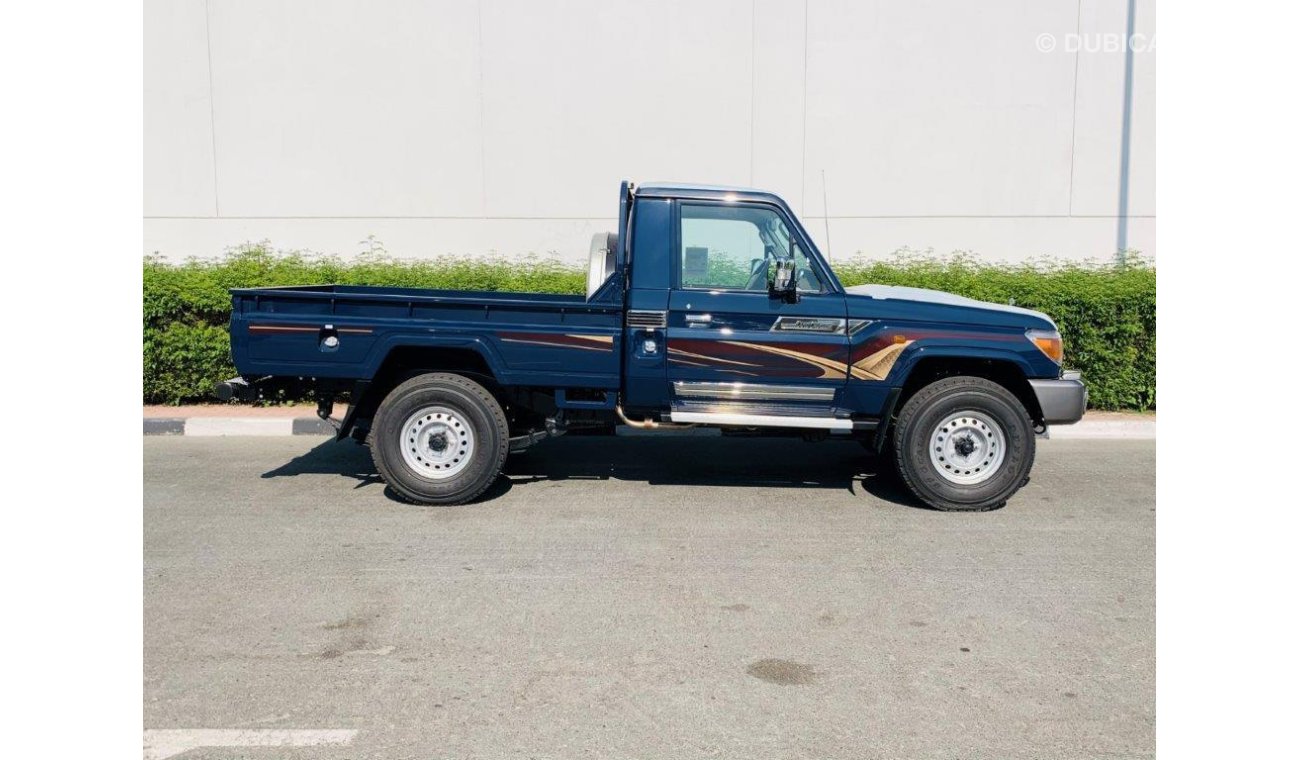 تويوتا لاند كروزر بيك آب 79 SINGLE CAB LX-G  V6 4.0L PETROL 4WD MANUAL TRANSMISSION