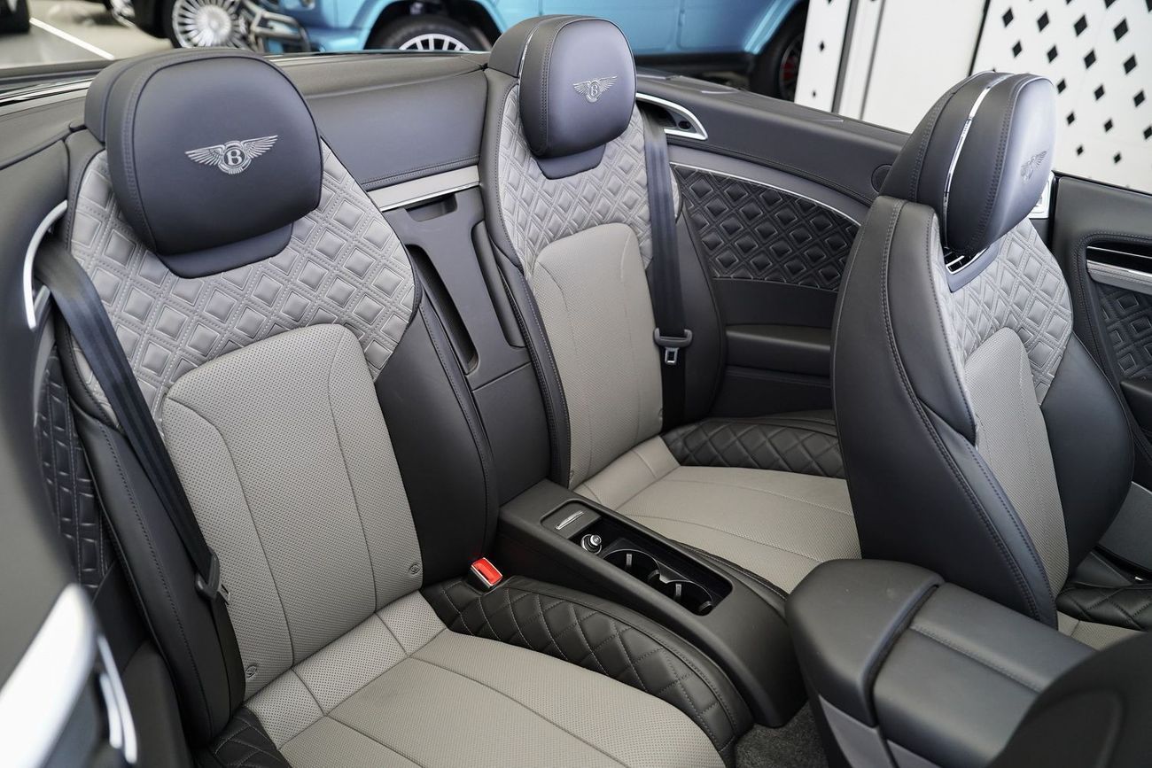 بنتلي كونتيننتال جي تي سي Bentley GTC W12