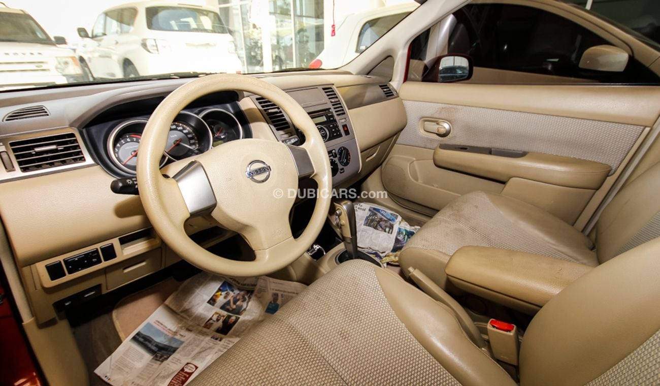 Nissan Tiida SE