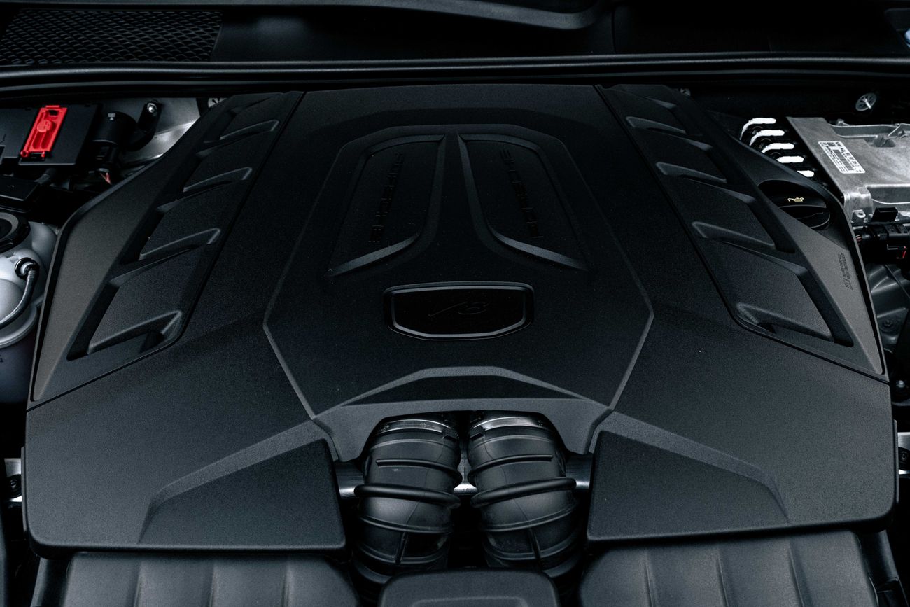 Porsche Cayenne Cayanne S | 8,421 P.M | 0% Downpayment | CAYENNE S | PORSCHE WARRANTY!