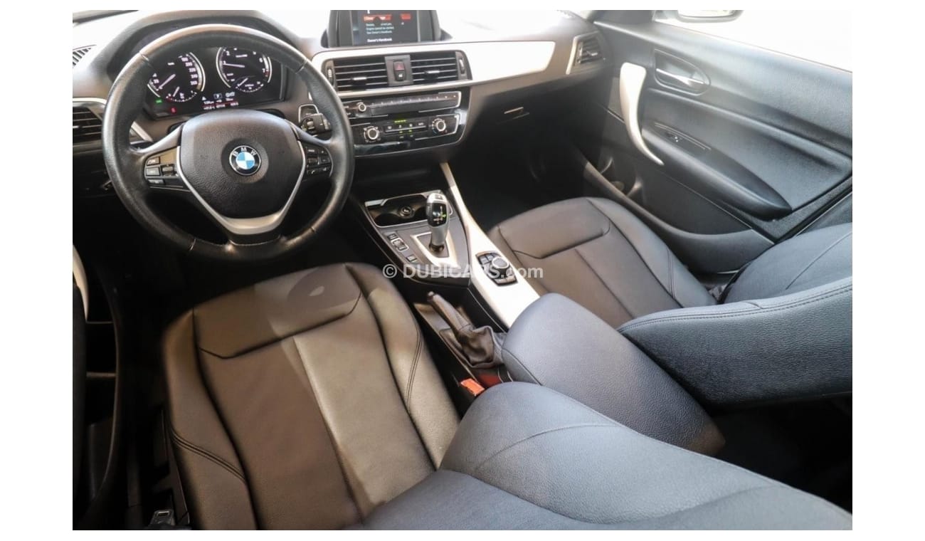 BMW 120i STD F20