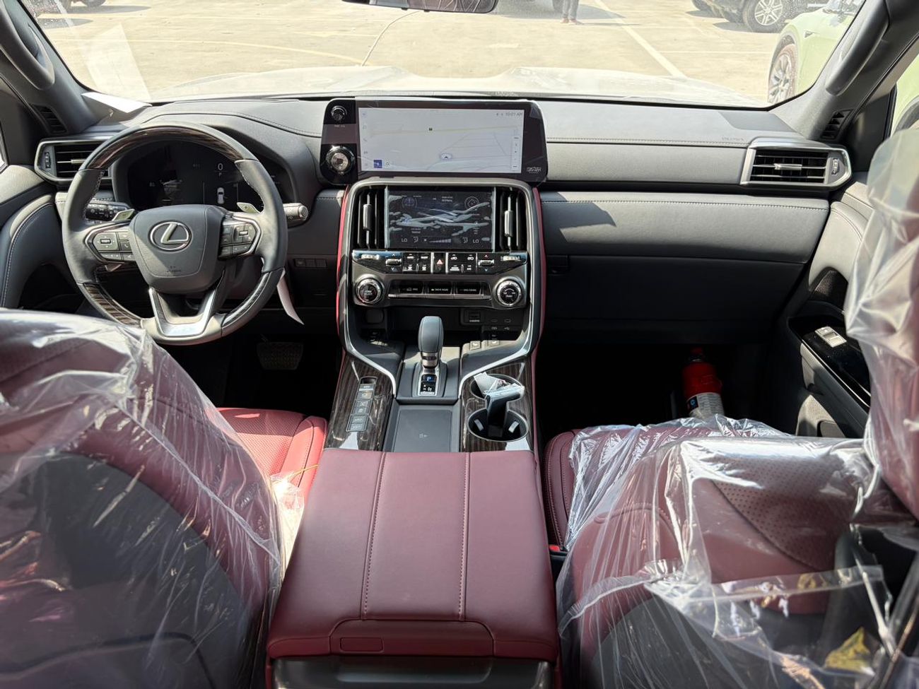 لكزس LX 700h SIGNATURE لكزس LX700H سيجنتشر || نظام ركن آلي | محرك هجين V6 سعة 3.5 لتر | كاميرا 360 درجة | فتحة سقف | مقاعد