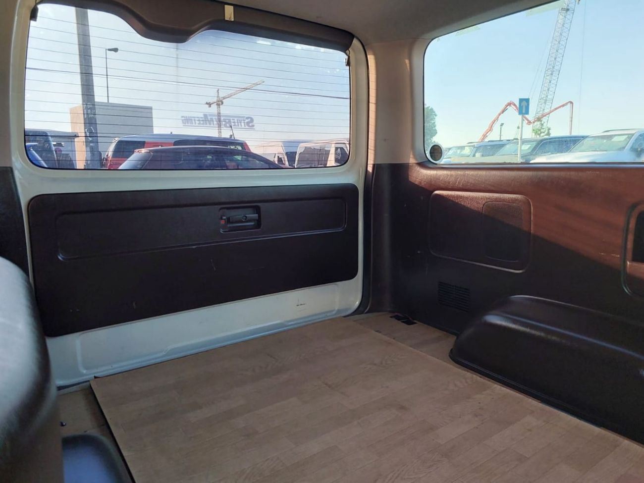 Toyota Hiace (RAMADAN OFFER) TOYOTA HIACE VAN RHD 2006 MODEL 2.0 L PETROL AUTOMATIC(PM41002)