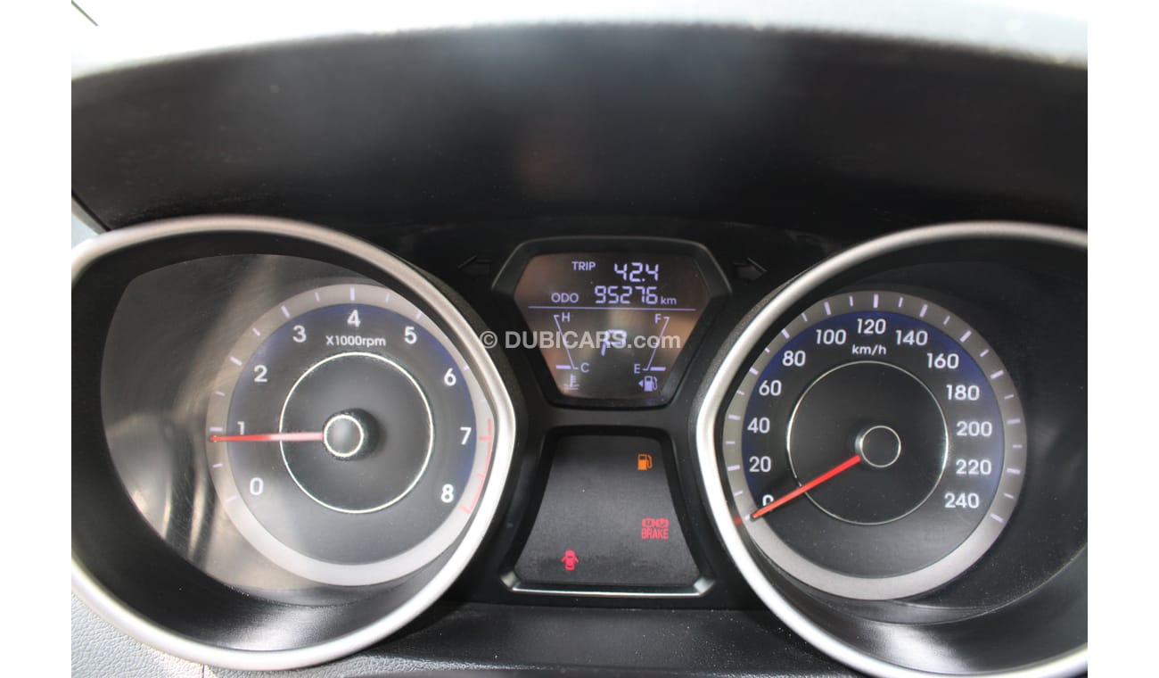 هيونداي إلانترا هيونداي إلنترا 2014 خليجي 1.8 بحالة ممتازة بدون صبغ بدون حوادث نظيفه جدا من الداخل والخارج