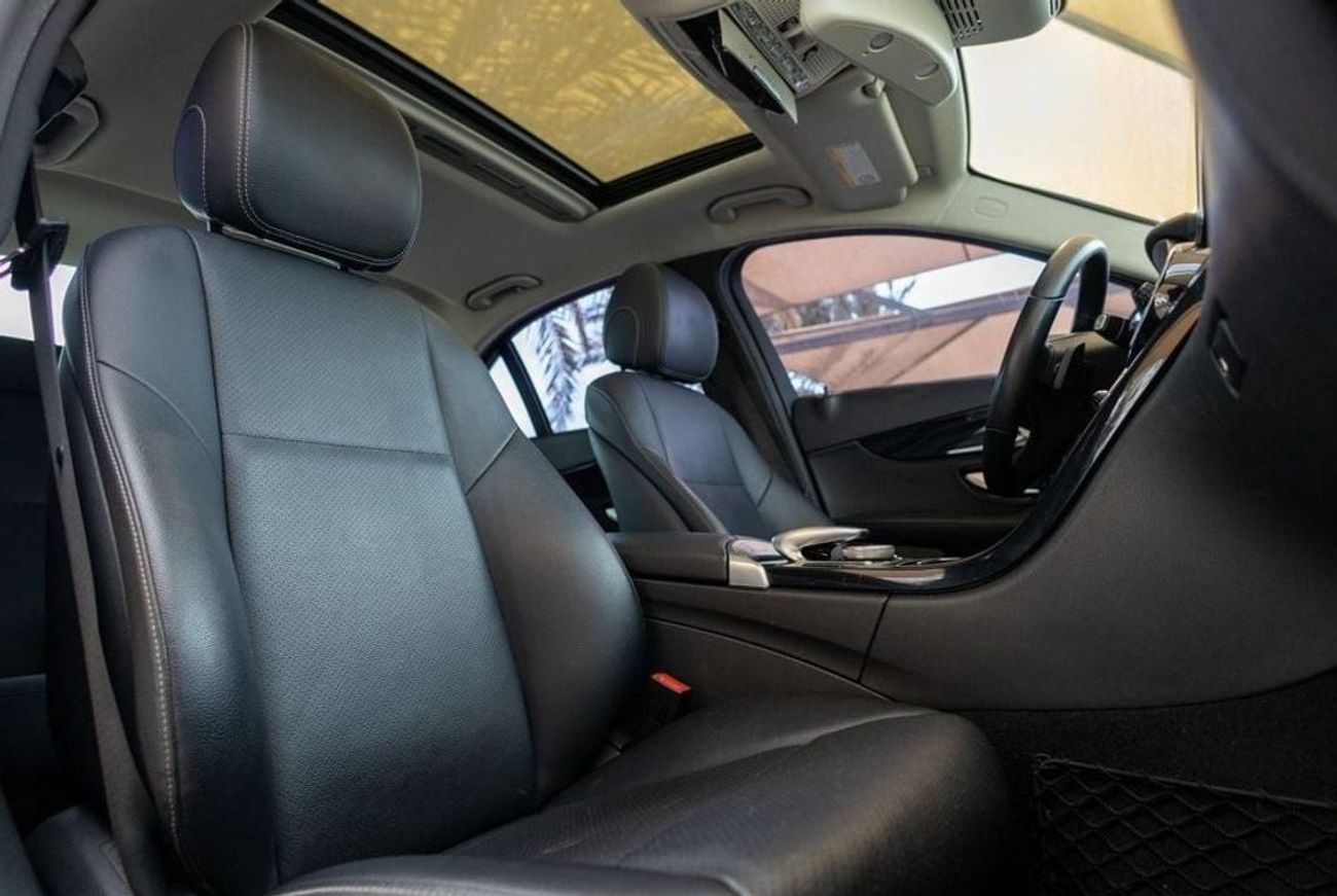 Mercedes-Benz C 200 Mercedes-Benz C200 2017 Korean Spec under Warranty with Flexible Down-Payment.