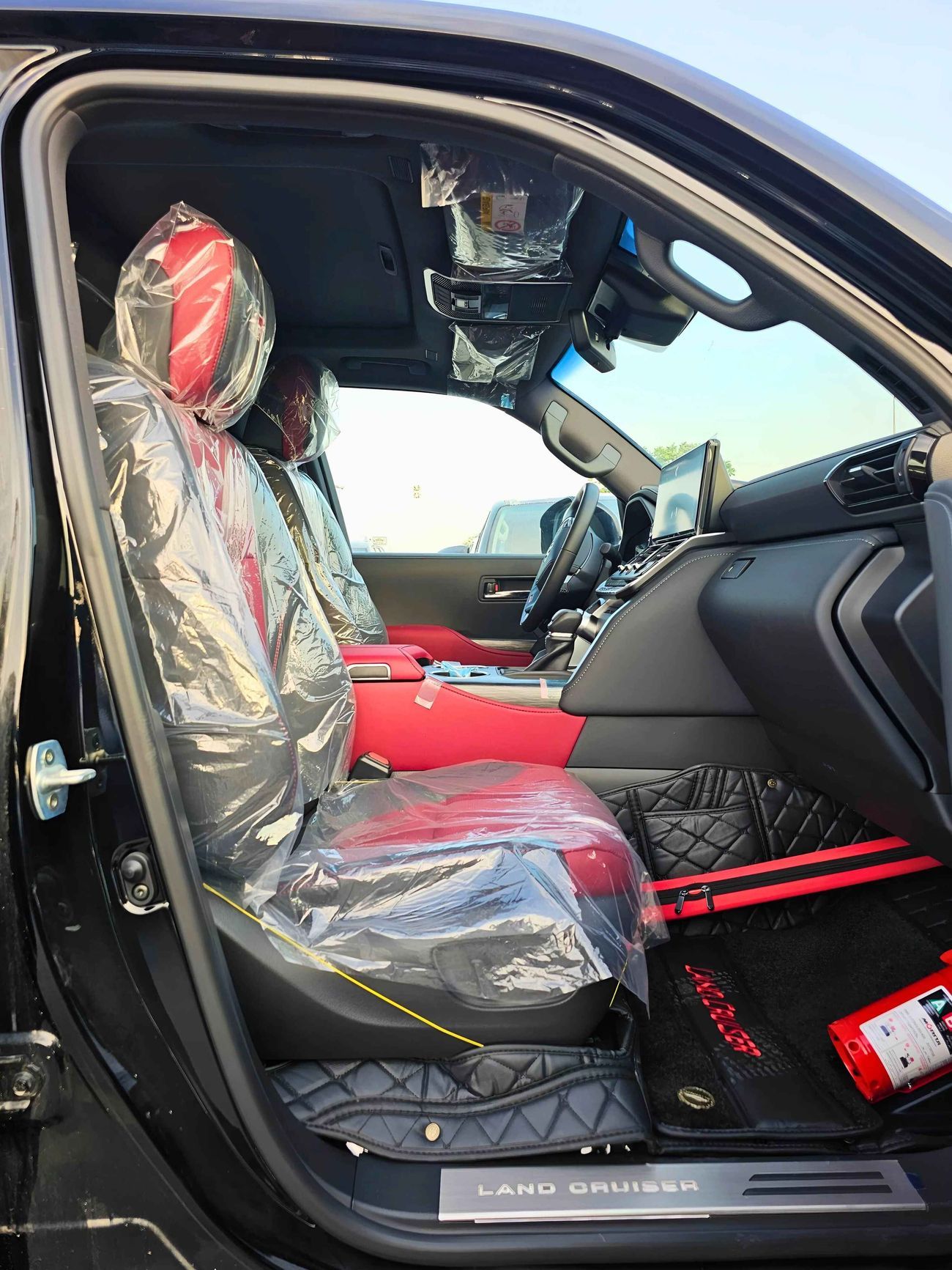 Toyota Land Cruiser LC300 GR SPORT / 3.3L V6 DIESEL / DVD WITH 360* / JBL SPEAKERS / HEADUP / FULL OPTION (CODE # LCDGR)