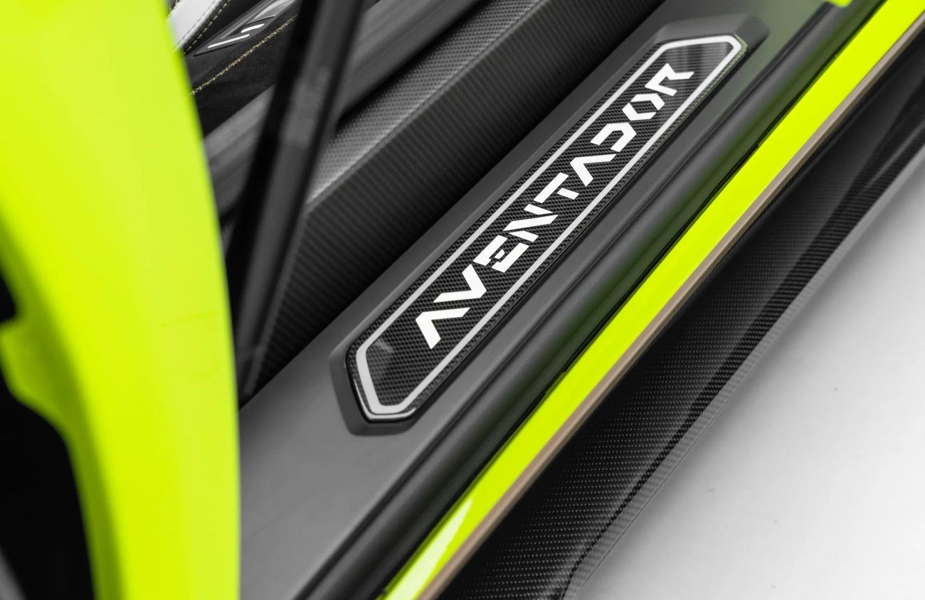 Lamborghini Aventador 6.5L V12 Naturally Aspirated Engine