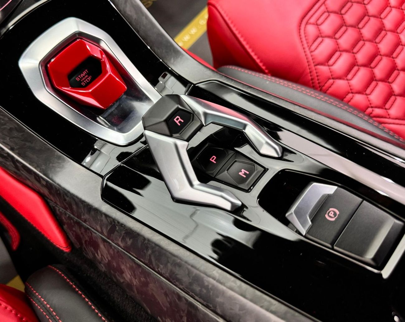 لامبورغيني هوراكان 2017 Lamborghini Huracan LP610-4, Feb 2025 Lamborghini Warranty, Full Service History, GCC