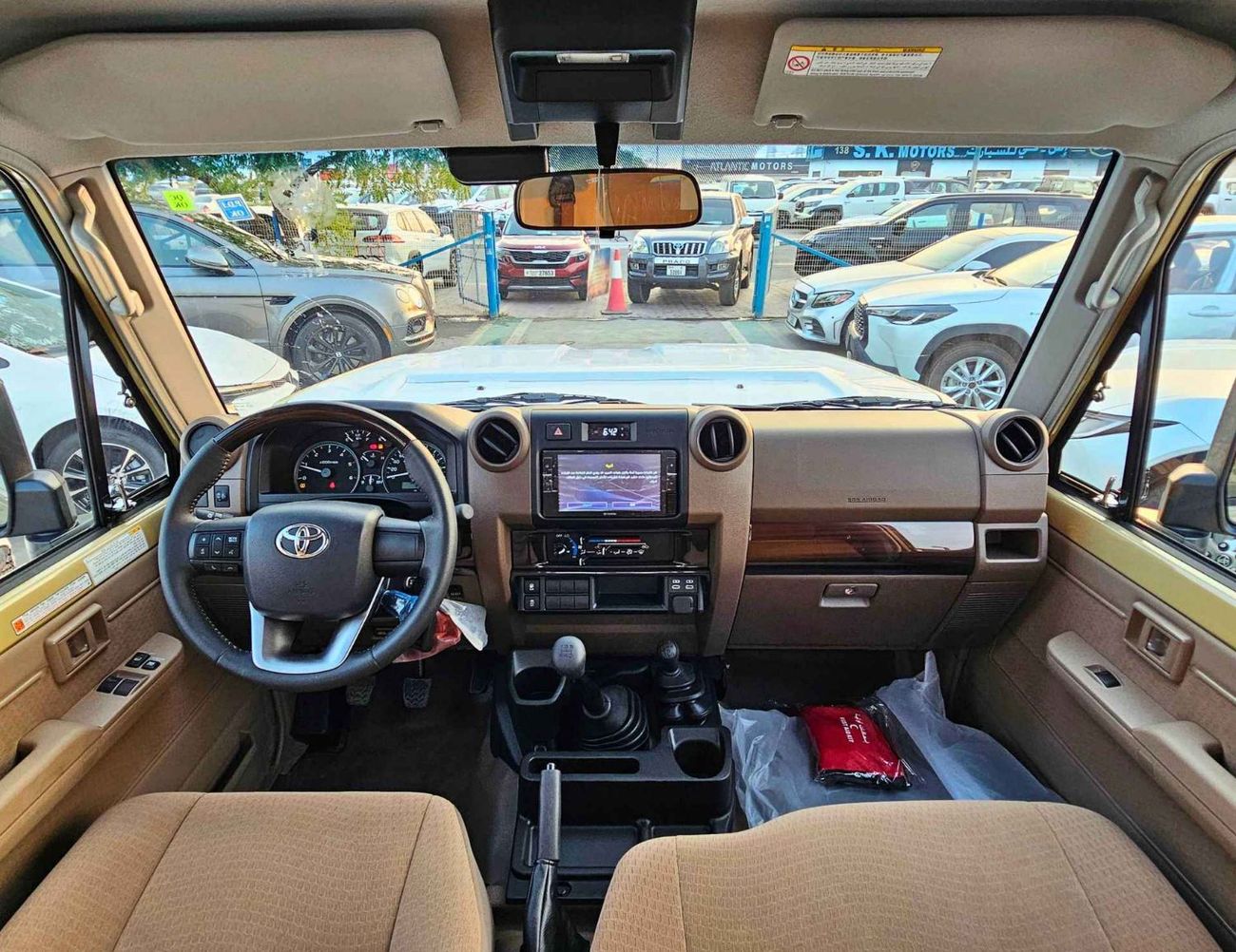 Toyota Land Cruiser Pick Up LC79 / SINGLE CABIN / 2.8L V4 DIESEL / DVD / REAR CAMERA / DIFF LOCK / FULL OPTION (CODE # SCDTMF)