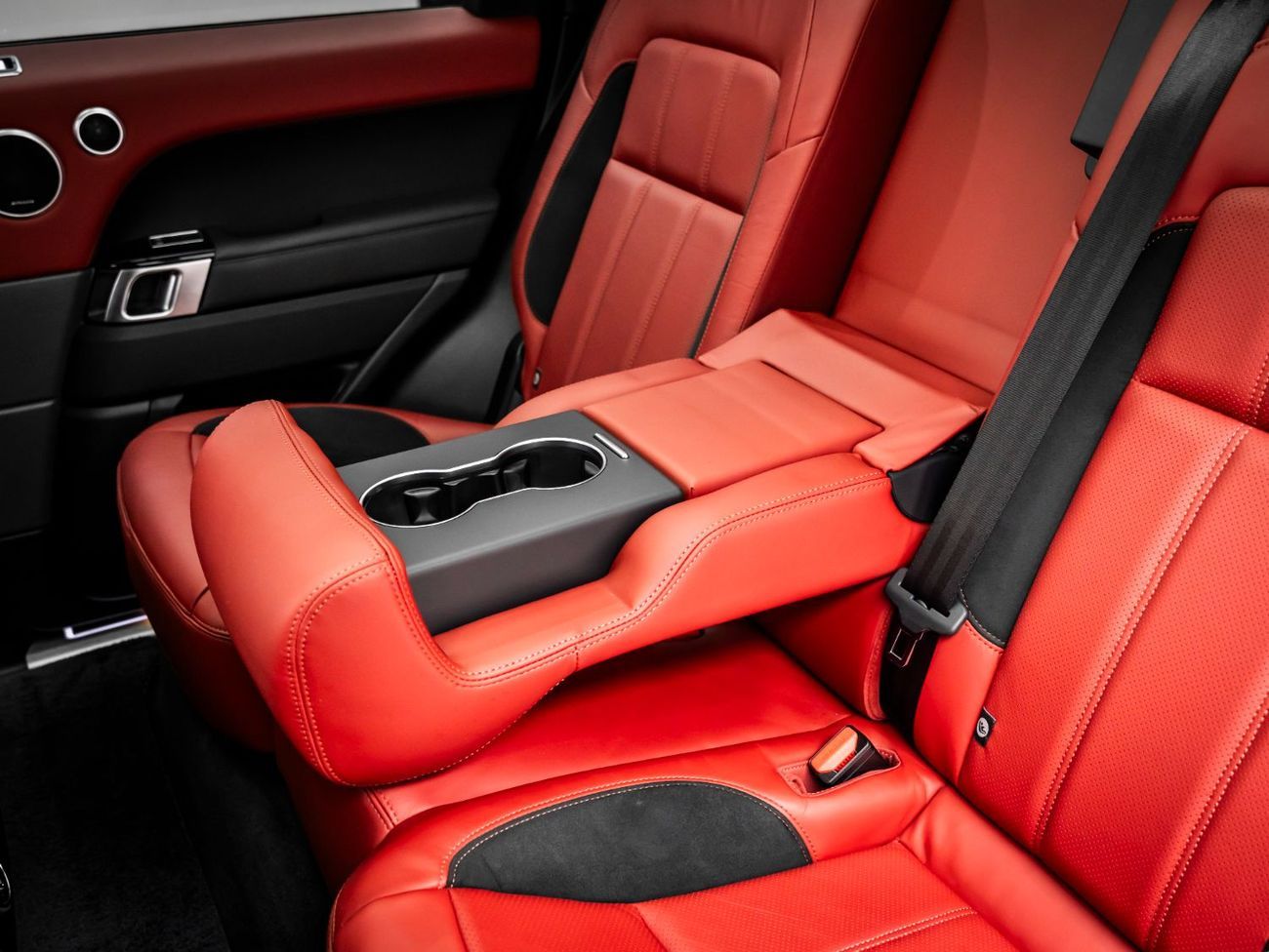 Land Rover Range Rover Sport HSE 3.0L (340 HP) 2022 Range Rover Sport, 2027 Land Rover Warranty + Service Contract, Low KMs, GCC