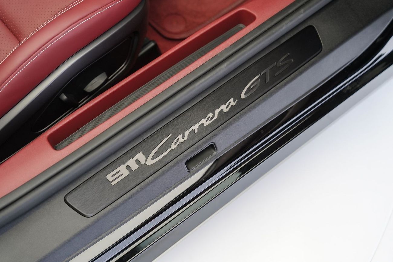 Porsche 911 Carrera GTS 3.0L (450 HP) Convertible